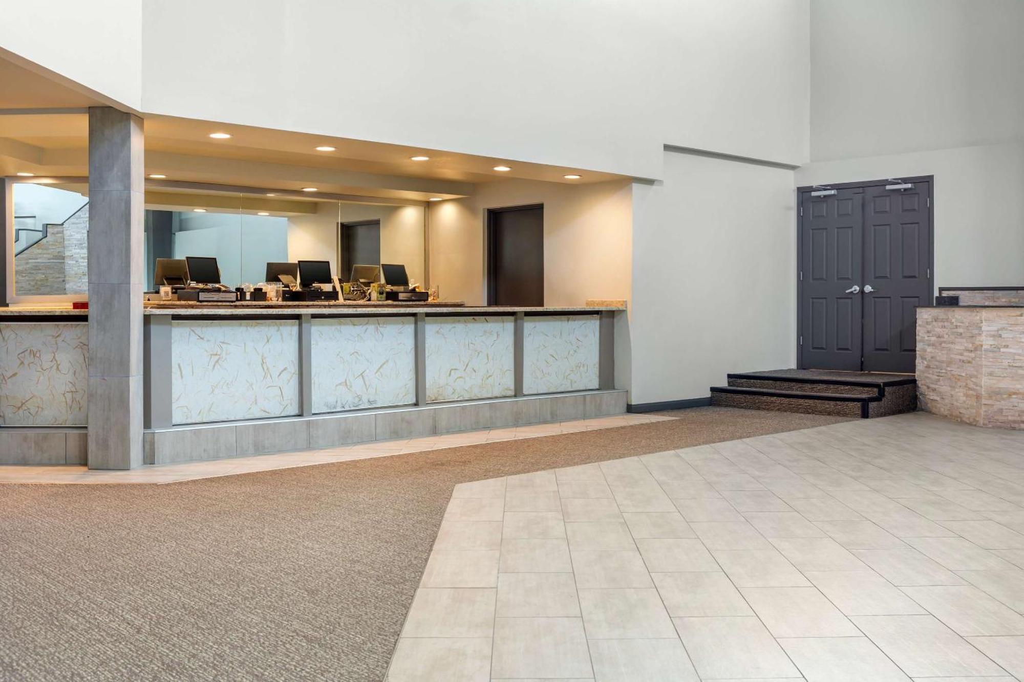 Radisson Hotel Southfield-Detroit Exterior photo